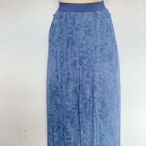 BCBGMAXAZRIA DILLON Pleated Persian Blue
Pleated Elastic Band Maxi Skirt
